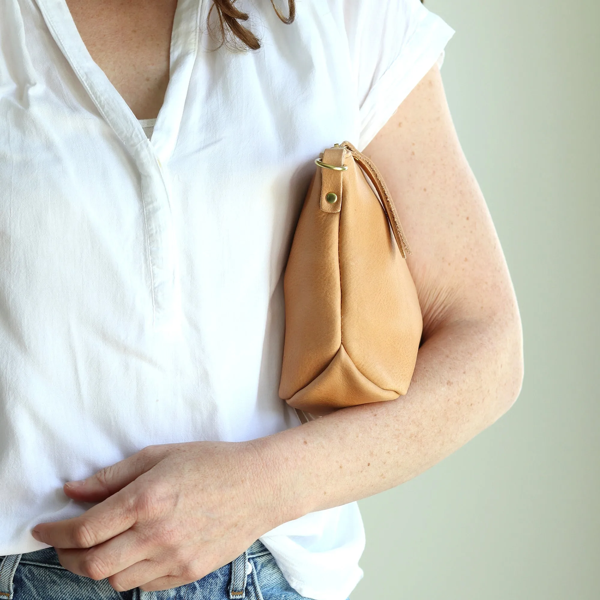 Seconds Sale - Small Leather Convertible Crossbody Clutch Bag - Beige Pebble